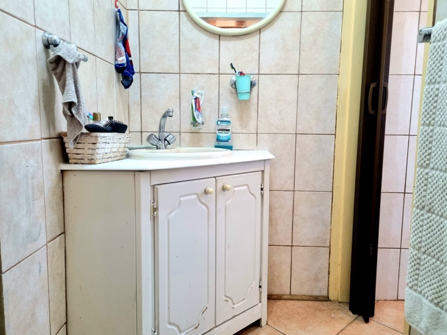 3 Bedroom Property for Sale in Heuwelsig Northern Cape